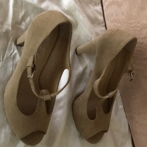 Marc Fisher Beige or Tan Suede Heels - Picture 2 of 12